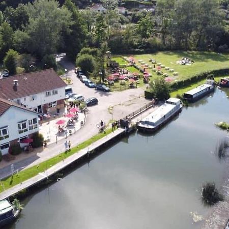 The Riverside Inn Saltford Exteriör bild