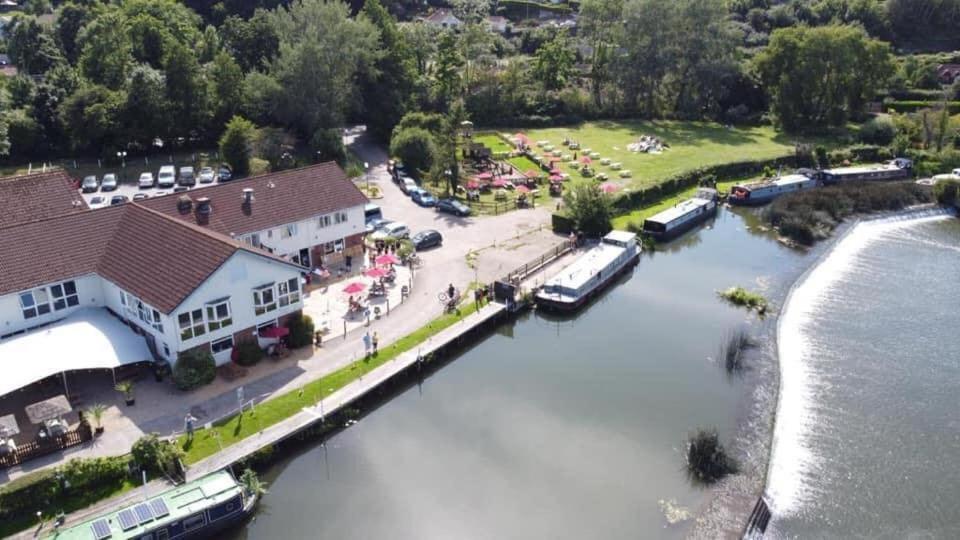 The Riverside Inn Saltford Exteriör bild